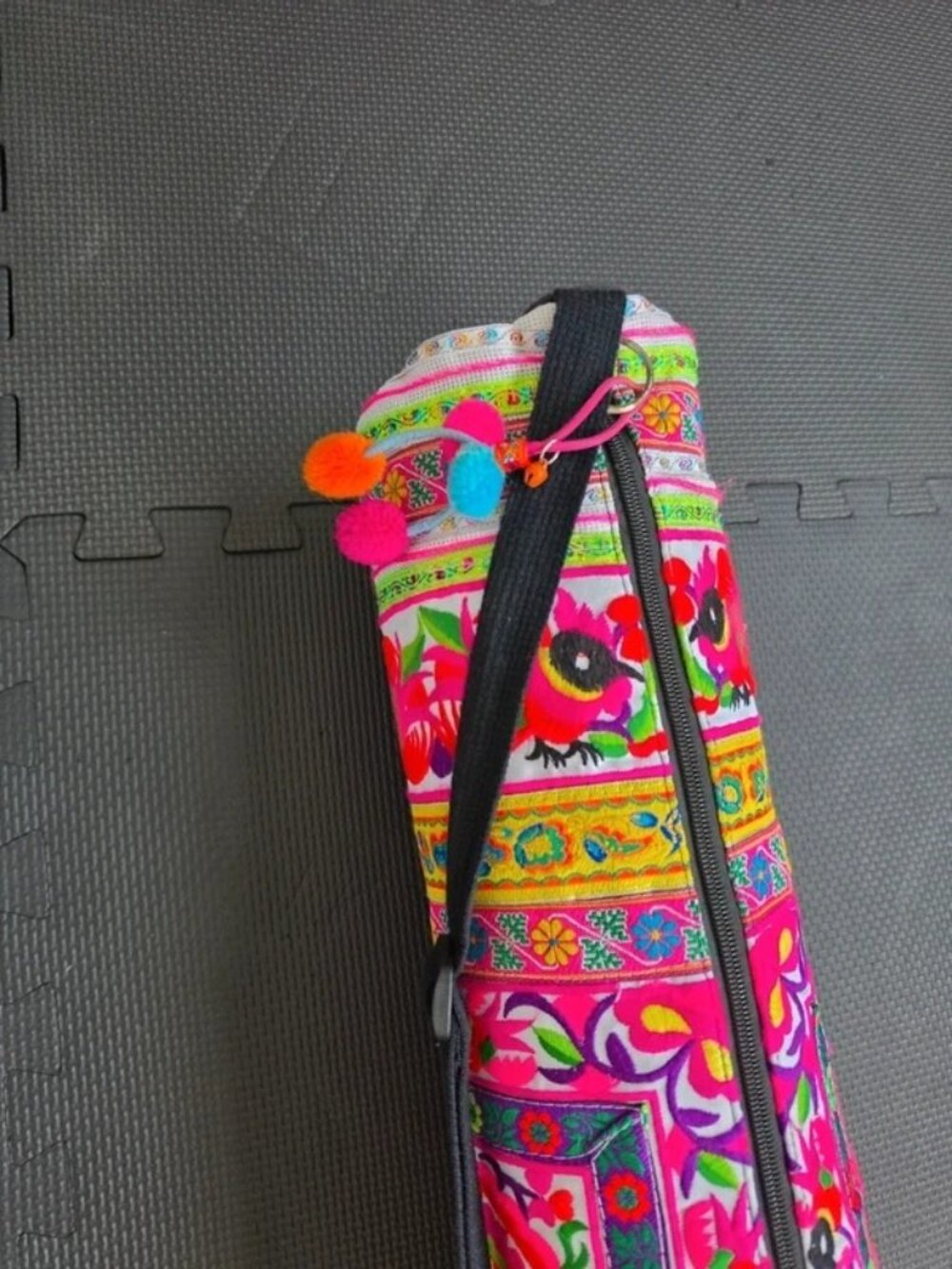 Handcrafted Hmong tribal embroidered Yoga Mat Bag, Pre Owned l - Picture 2 of 12